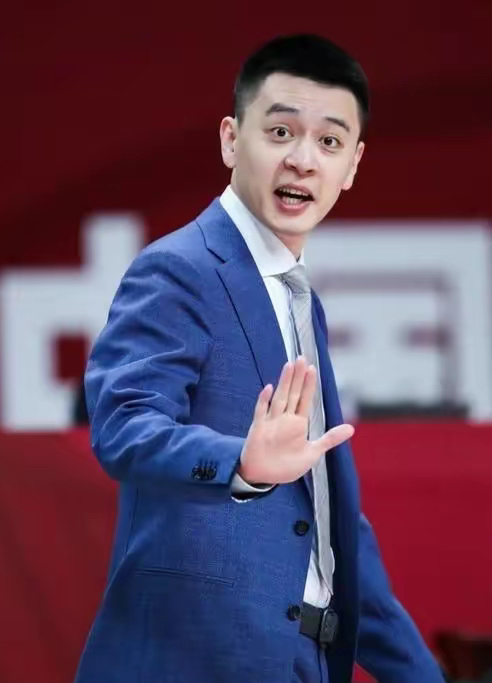 开云体育app-福建队逆袭登顶，发挥出色稳居不败之地的简单介绍