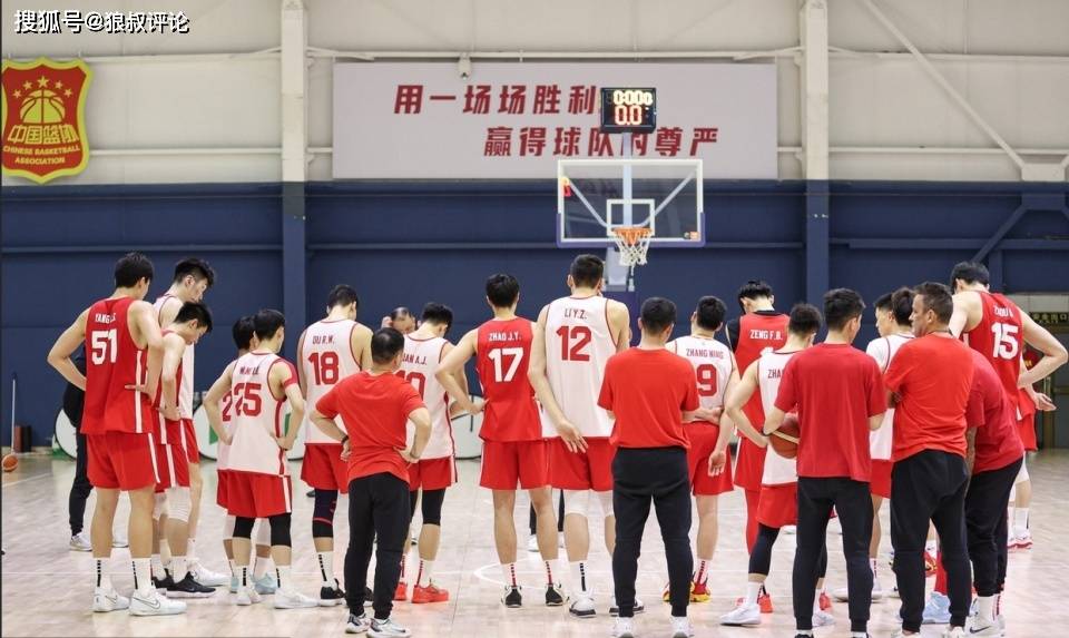 包含球队球员代表访问学校，籍此备战的词条