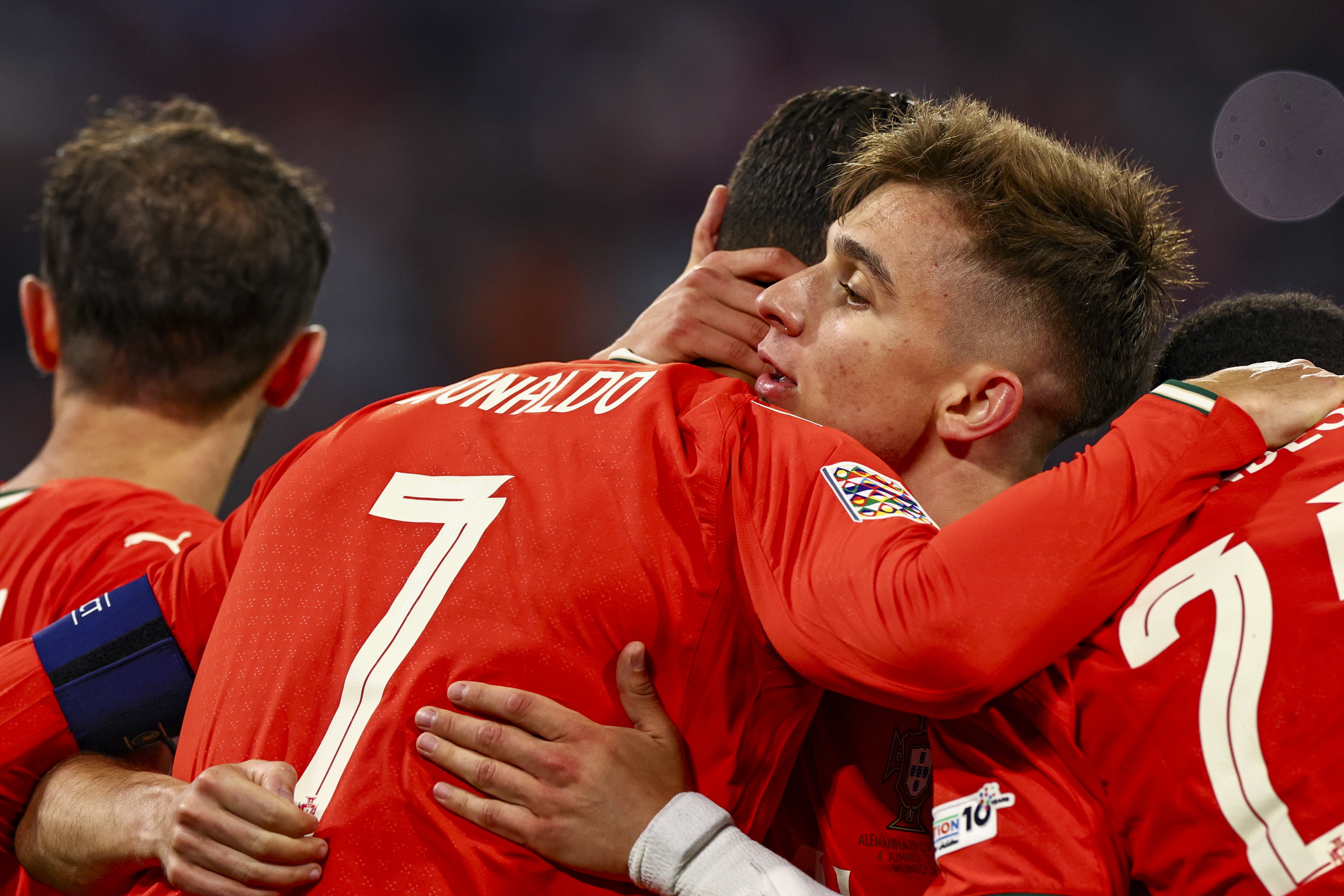 开云APP-欧国联比赛惊艳瞬间：球员荣耀接力传承的简单介绍