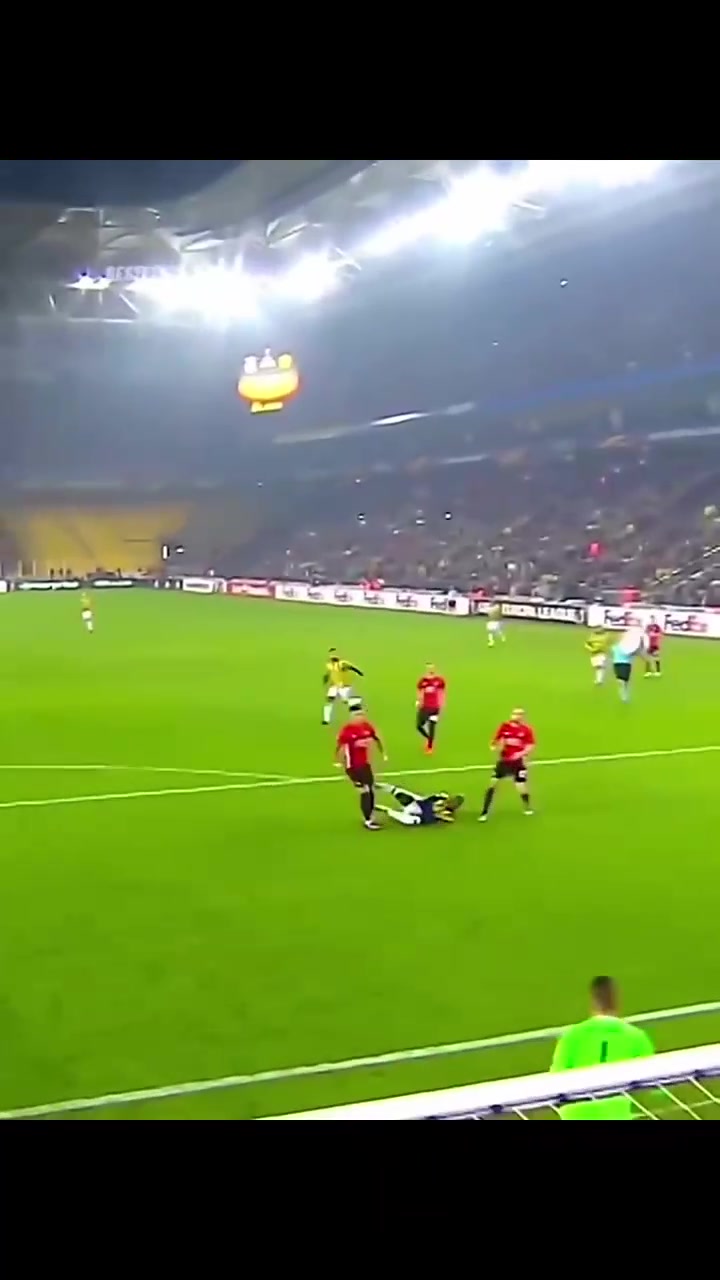 精彩进球!比赛中看点频频让球迷欣喜不已 精彩进球!比赛中看点频频让球迷欣喜不已