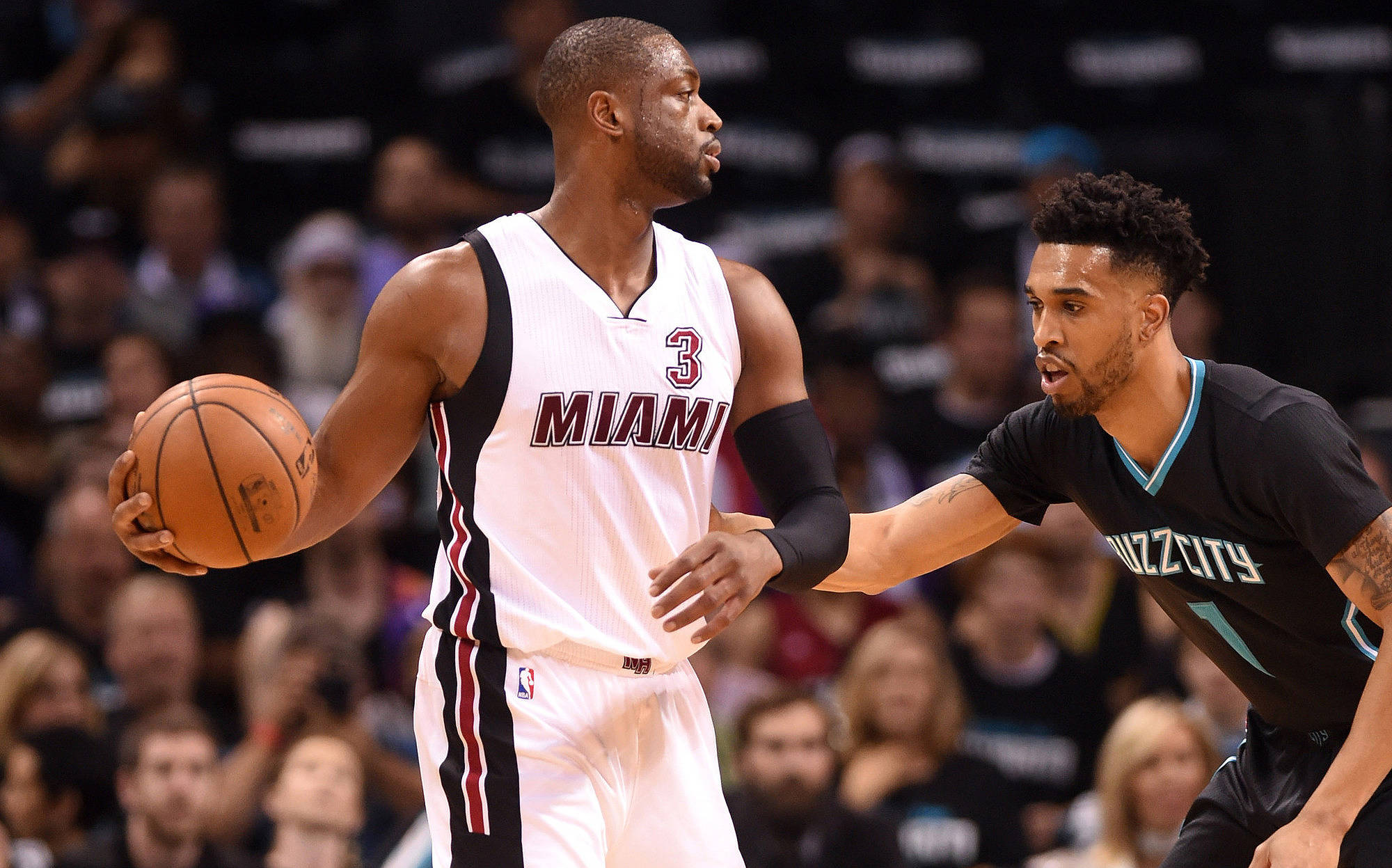 包含热火逆转黄蜂，德拉季奇拿下关键两分的词条