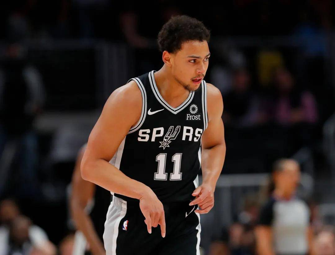 爵士队交易米奇-贾勒特至掘金队的简单介绍 爵士队交易米奇-贾勒特至掘金队的简单介绍