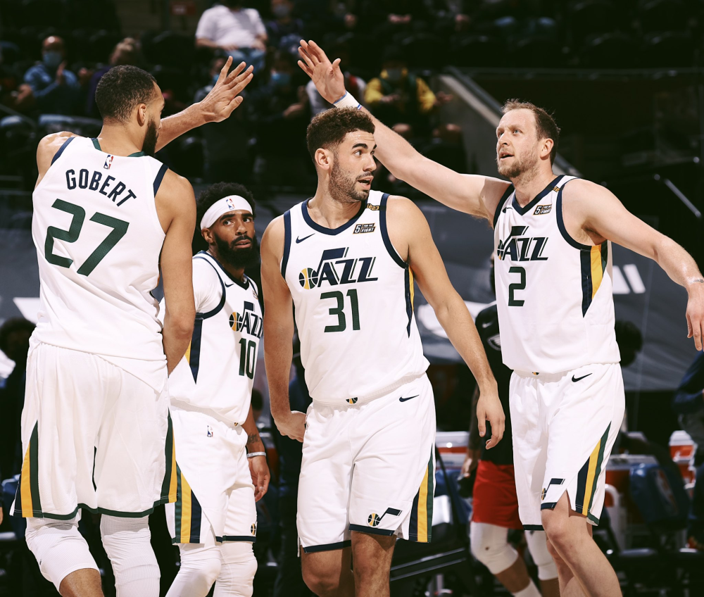 开云体育在线-沃尔夫队近期比赛实力崛起，西部球队辗压