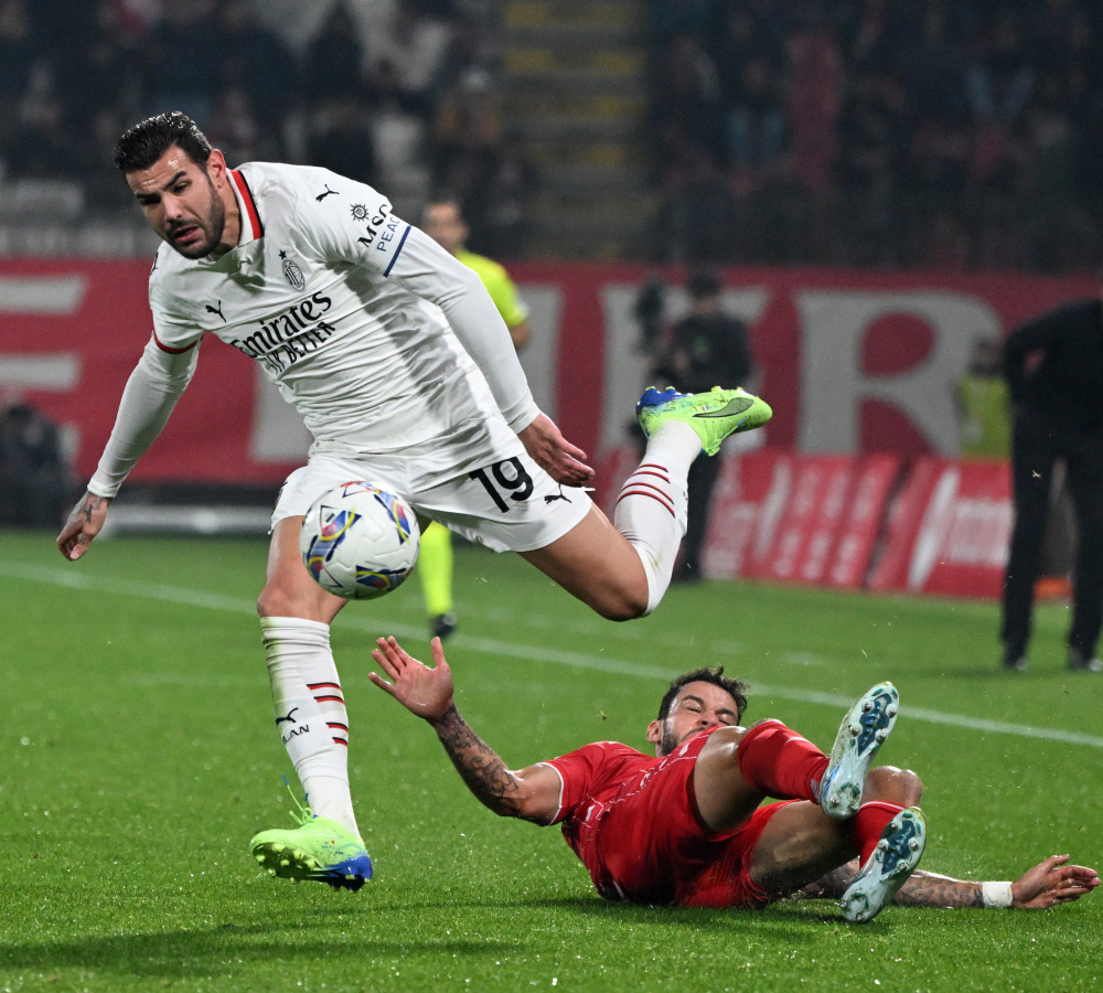 AC米兰队在国际足球比赛中表现抢眼 AC米兰队在国际足球比赛中表现抢眼