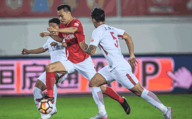 开云体育中国-天津海宁赴广州与恒大厮杀，险胜一筹，客场作战壮举