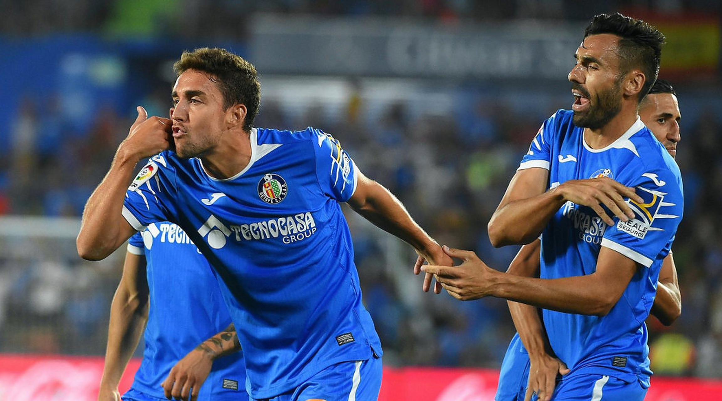 包含比利亚雷亚尔逆转胜利，取得宝贵三分的词条