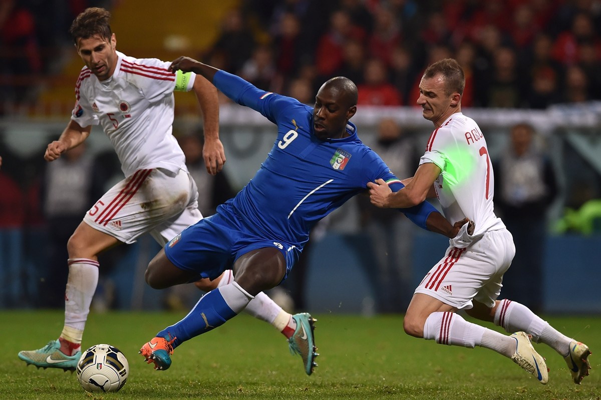 乌干达取胜阿尔巴尼亚:欧洲足球比赛中的搏击狂潮 乌干达取胜阿尔巴尼亚:欧洲足球比赛中的搏击狂潮