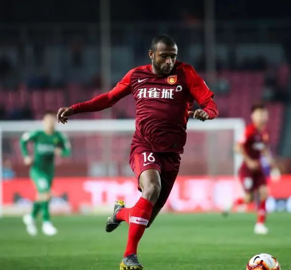 河北华夏幸福客场战平北京人和,难舍难分 河北华夏幸福客场战平北京人和,难舍难分