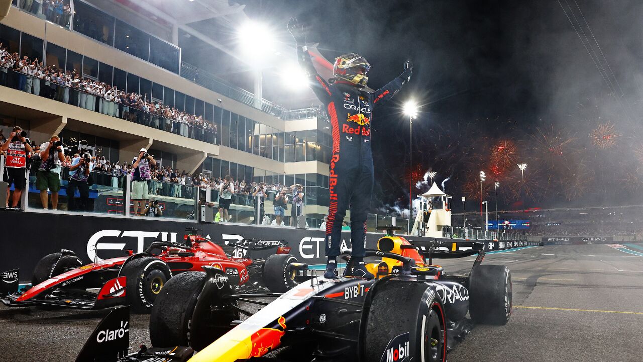 梅赛德斯力克阿斯顿马丁，维斯塔潘惊艳四座的简单介绍