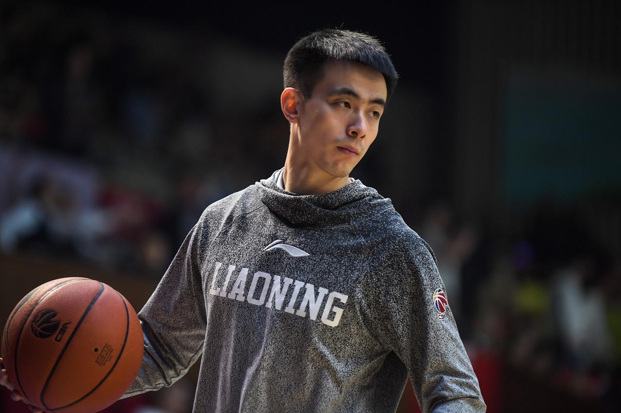 步行者横扫江苏队,赵继伟带队取胜 步行者横扫江苏队,赵继伟带队取胜