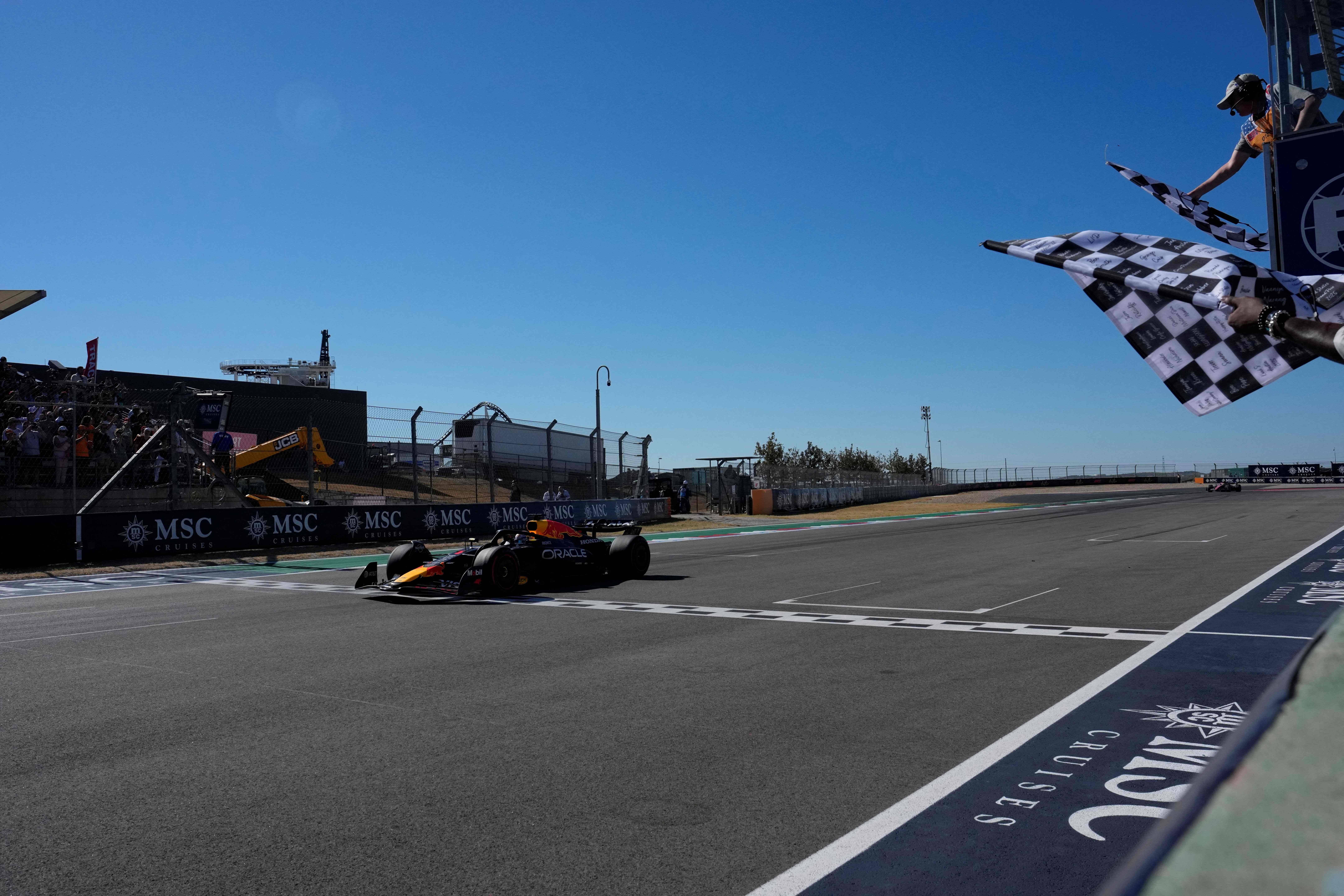 关于梅赛德斯碾压迈凯伦,维斯塔潘状态火热的信息 关于梅赛德斯碾压迈凯伦,维斯塔潘状态火热的信息