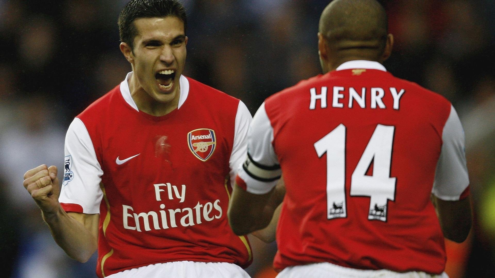 当掘金洪流冲垮汽车城，利拉德正在欧冠半决赛绿茵场上加冕